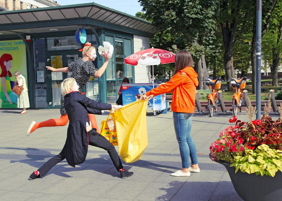 Vilniaus centre nepraleido pirkėjų su plastikiniais maišeliais