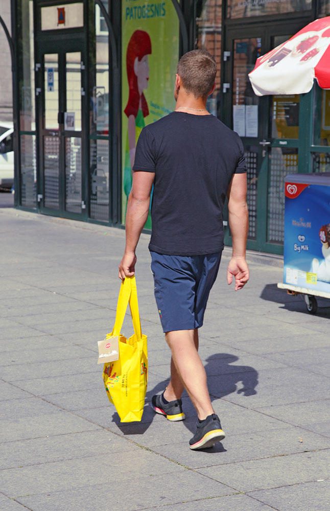 Vilniaus centre nepraleido pirkėjų su plastikiniais maišeliais