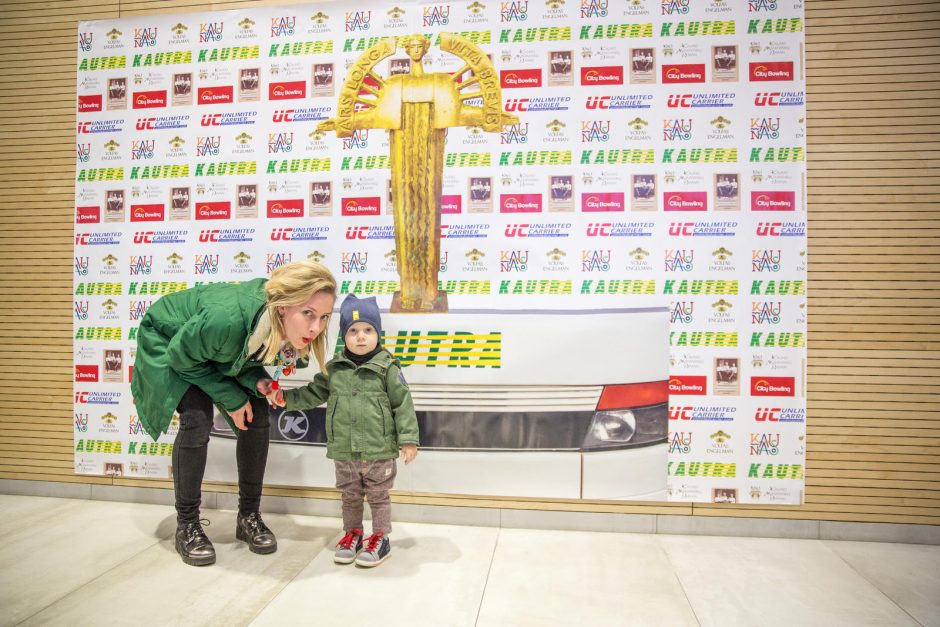 Kauno autobusų stotyje teatralams įteiktos „Fortūnos“