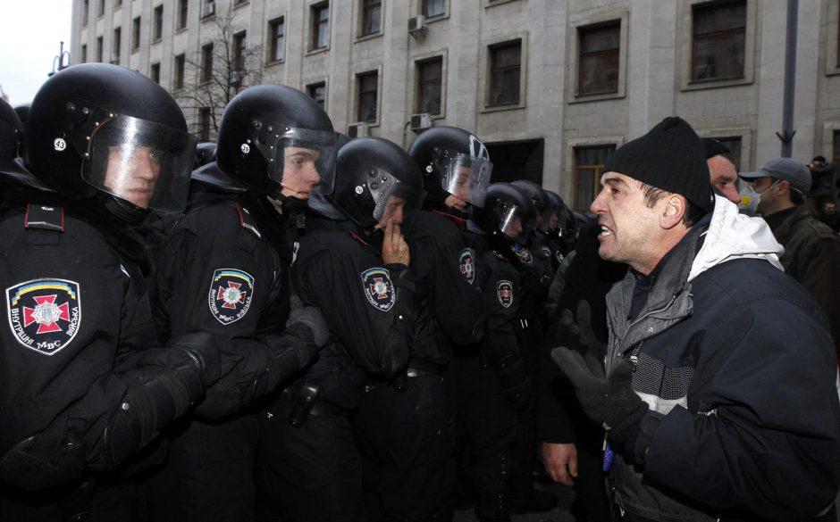 Protesto akcija Kijevo Nepriklausomybės aikštėje peraugo į visuotinį streiką