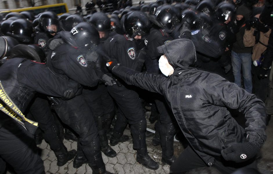 Protesto akcija Kijevo Nepriklausomybės aikštėje peraugo į visuotinį streiką