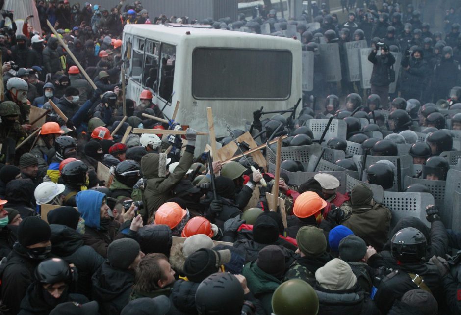 Per susidūrimus Kijeve nukentėjo daugiau kaip 30 milicininkų ir 24 protestuotojai