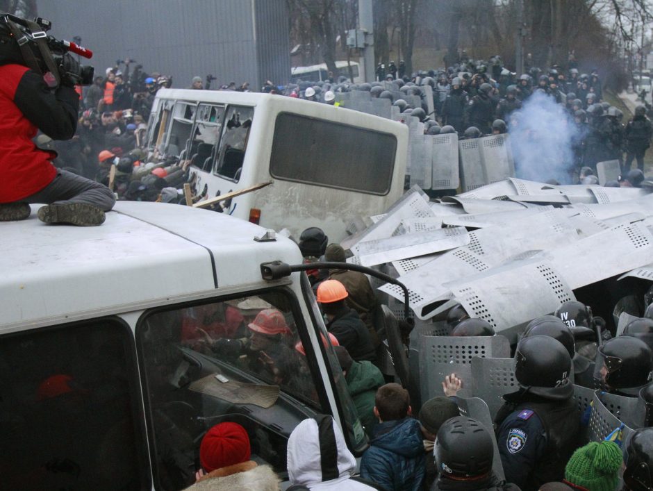 Per susidūrimus Kijeve nukentėjo daugiau kaip 30 milicininkų ir 24 protestuotojai