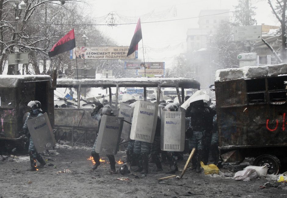 Kijevą drasko mirtini susirėmimai