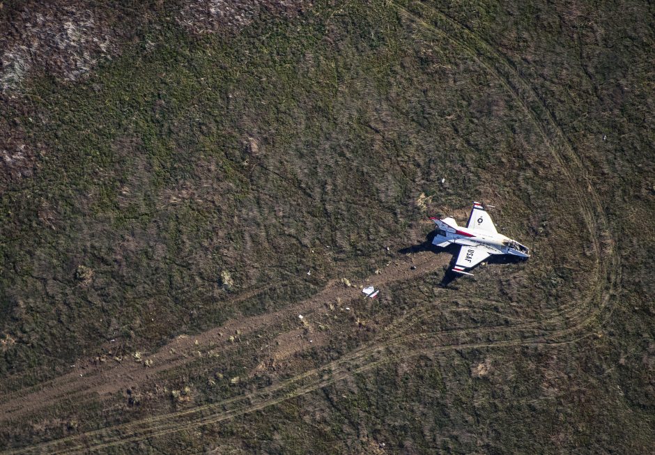 Sudužus dviem JAV kariuomenės lėktuvams žuvo vienas pilotas