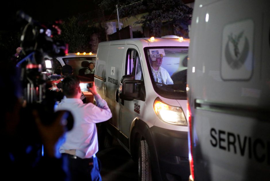 Meksikoje sugriuvus nebaigtam pastatui žuvo mažiausiai septyni žmonės