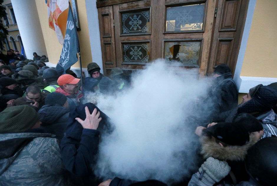 Kijeve per susirėmimus su protestuotojais nukentėjo 60 pareigūnų