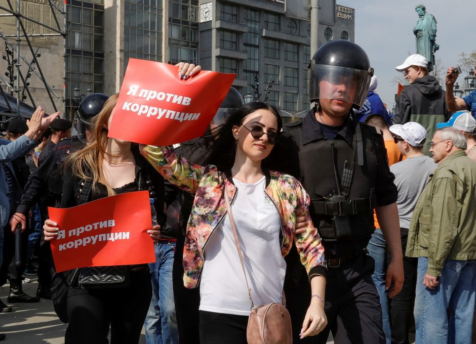 „Jis mums ne caras“: rusai protestuoja prieš V. Putiną (sulaikyti 1,6 tūkst. žmonių)