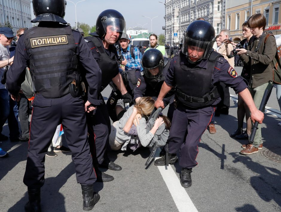 „Jis mums ne caras“: rusai protestuoja prieš V. Putiną (sulaikyti 1,6 tūkst. žmonių)