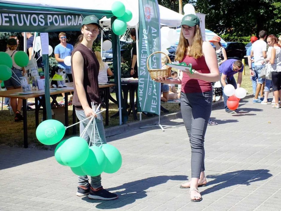 Policijos šventė visuomenei Birštone sulaukė gausaus smalsuolių būrio