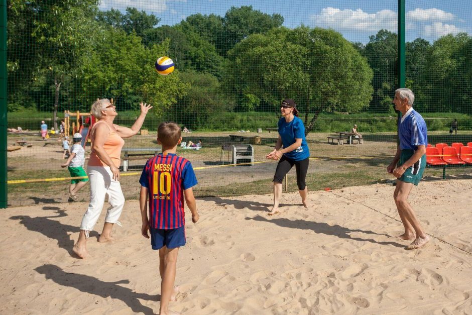 Dovana Vilniui – nauja tinklinio aikštelė Žirmūnų paplūdimyje