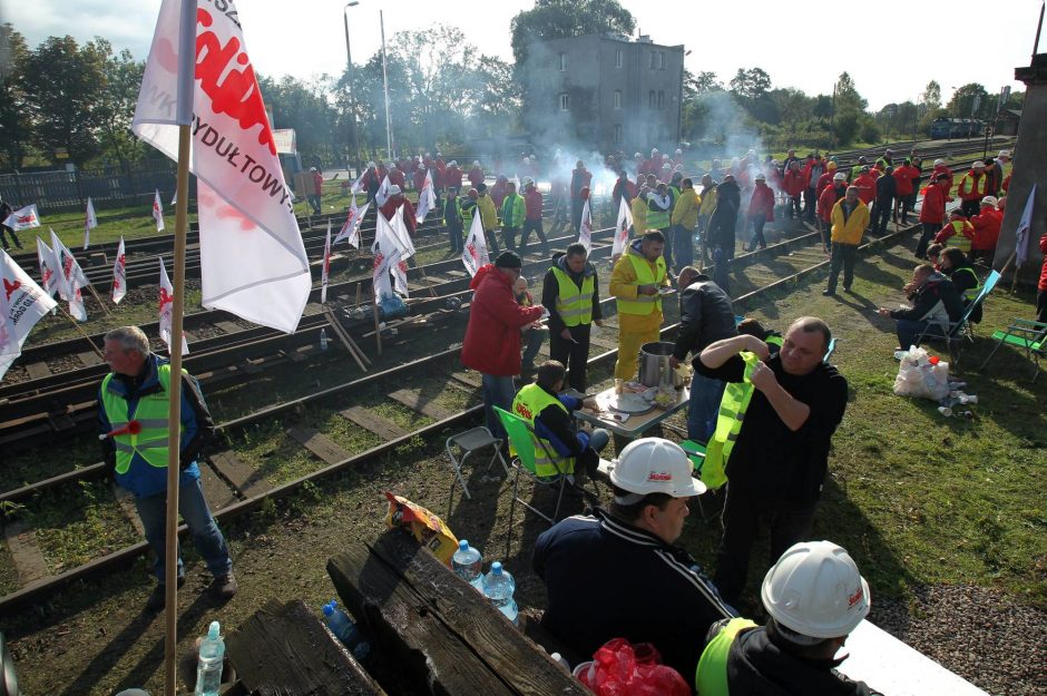 Lenkijos kalnakasiai užblokavo anglis iš Rusijos vežantį traukinį