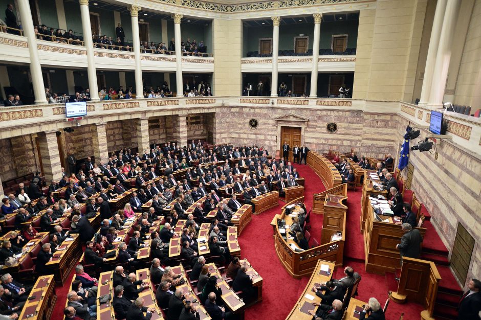 Graikų parlamentarai ir per antrą balsavimą neišrinko prezidento