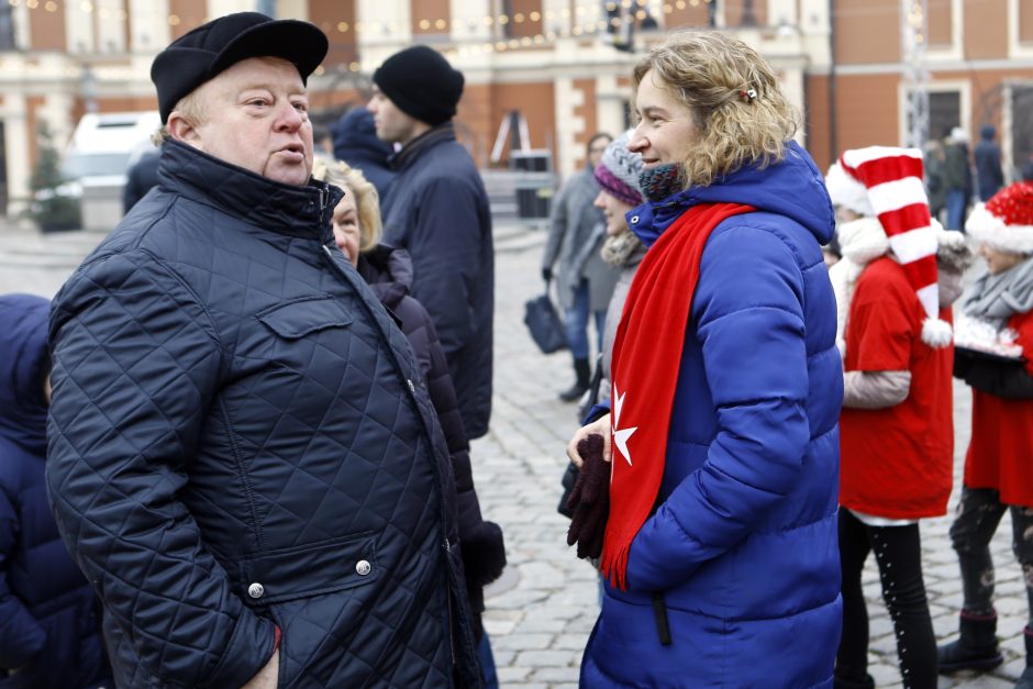 Šimtai klaipėdiečių šildėsi maltiečių sriuba