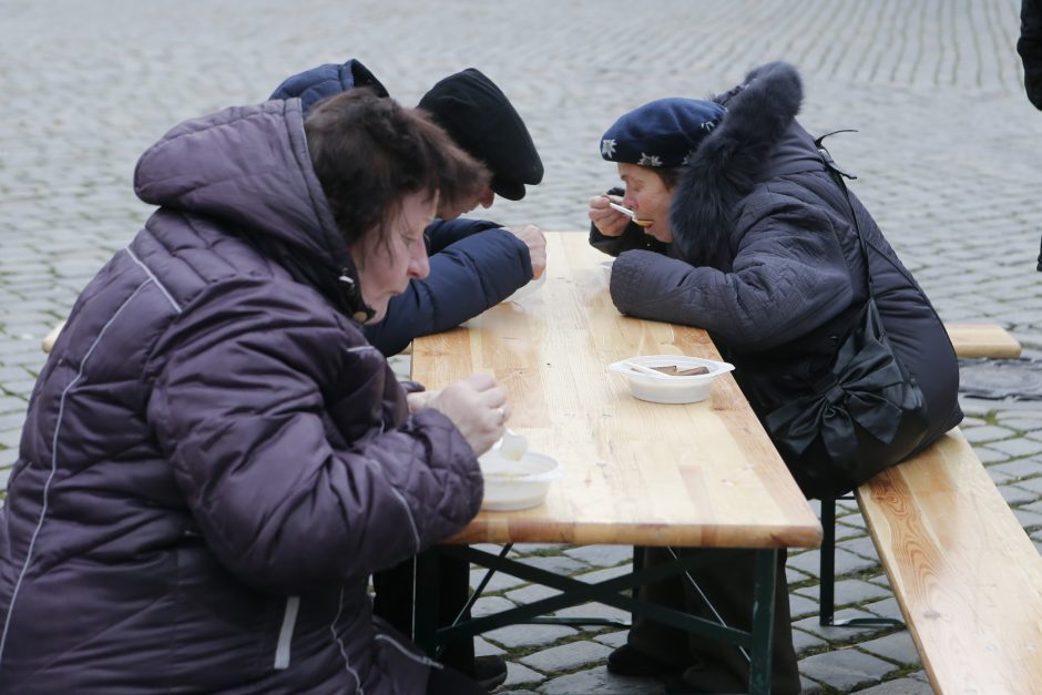 Klaipėdiečiai maltiečių sriubos paragauti nesiveržė