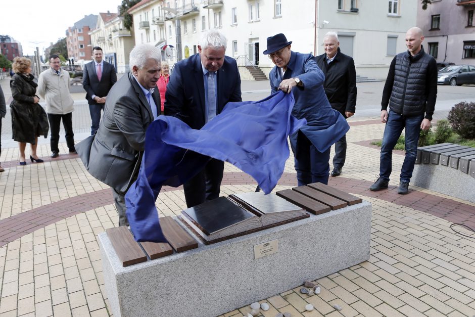 M. Mažvydo alėjoje – ypatinga knyga