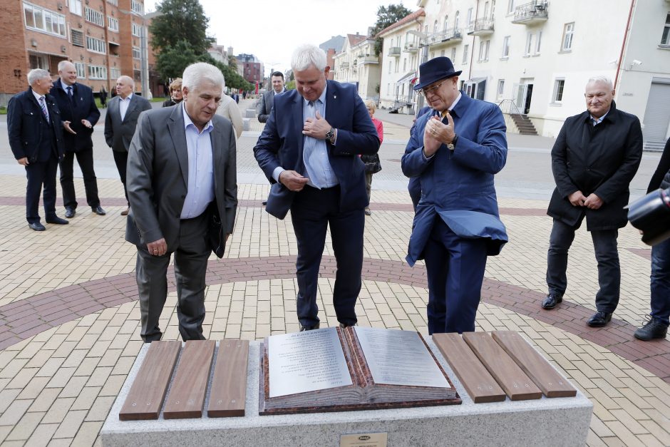 M. Mažvydo alėjoje – ypatinga knyga