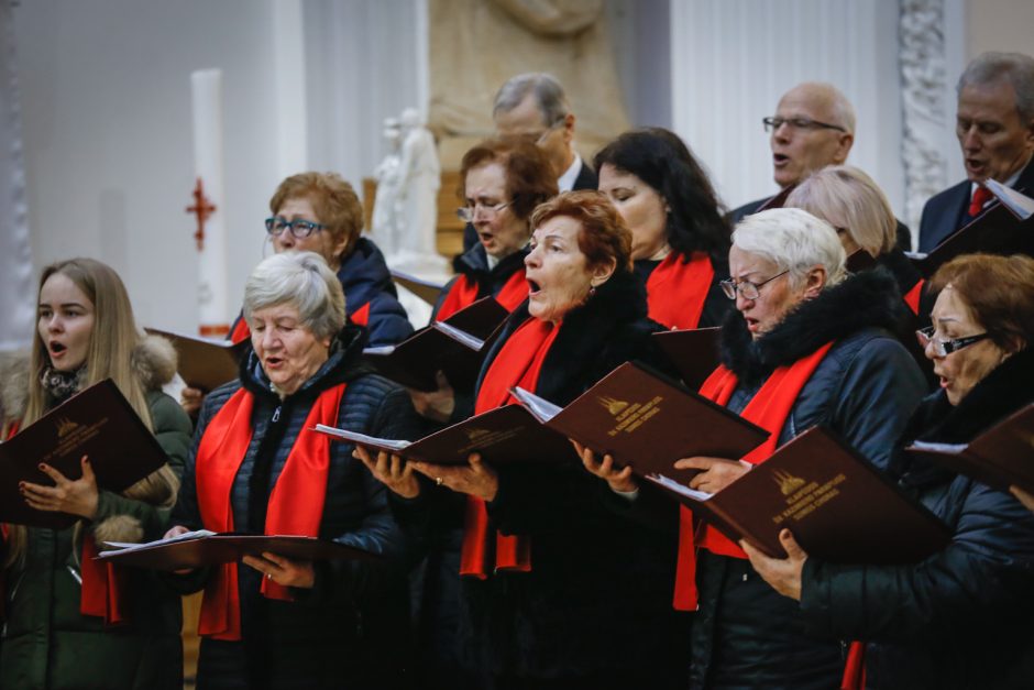 Giesmės virpino klaipėdiečių širdis