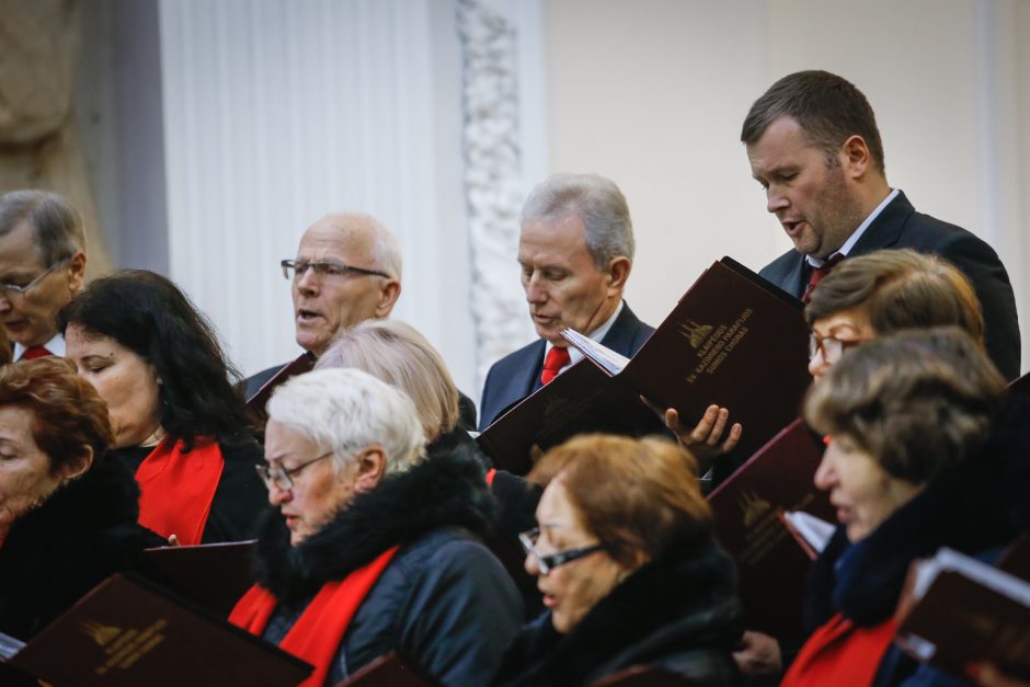 Giesmės virpino klaipėdiečių širdis