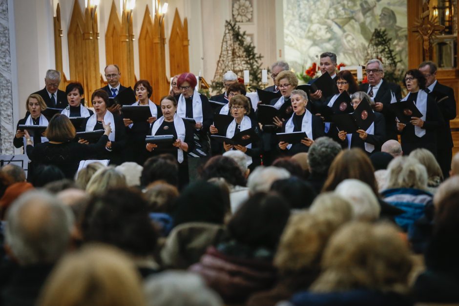 Giesmės virpino klaipėdiečių širdis