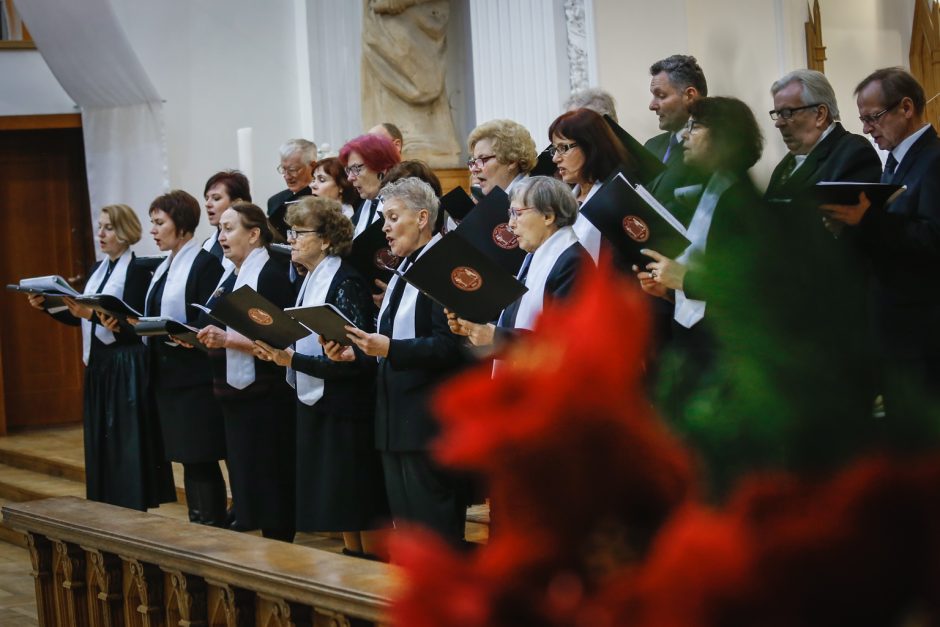 Giesmės virpino klaipėdiečių širdis