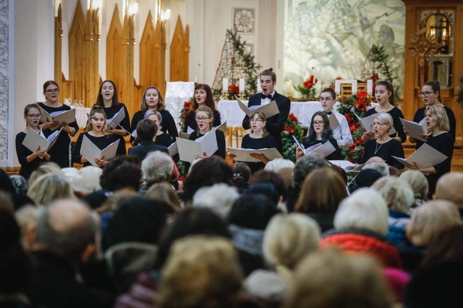 Giesmės virpino klaipėdiečių širdis