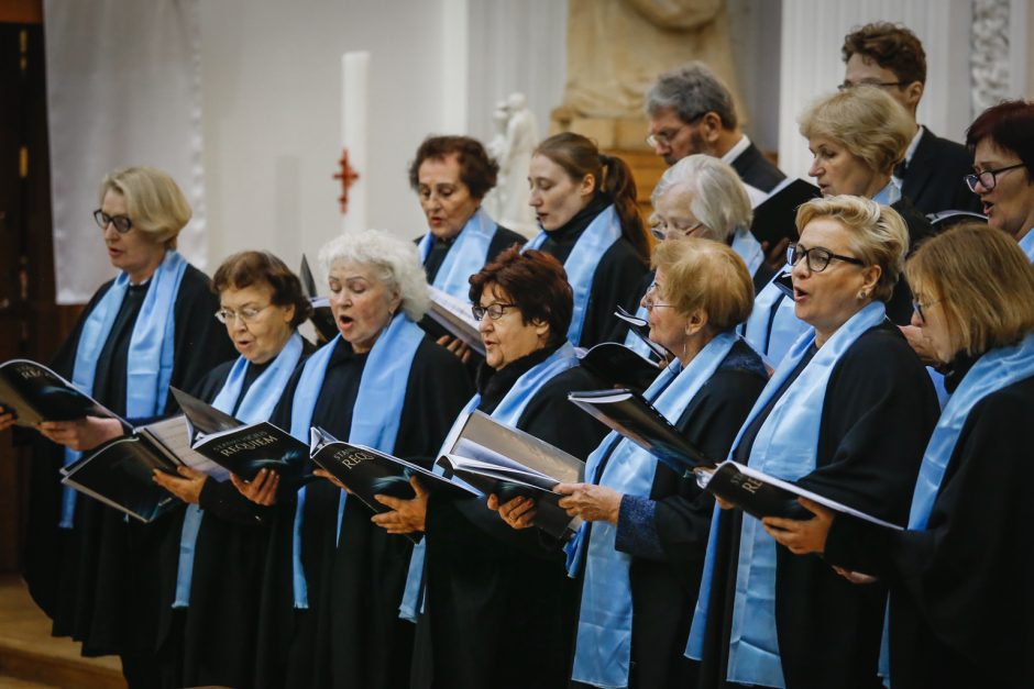 Giesmės virpino klaipėdiečių širdis