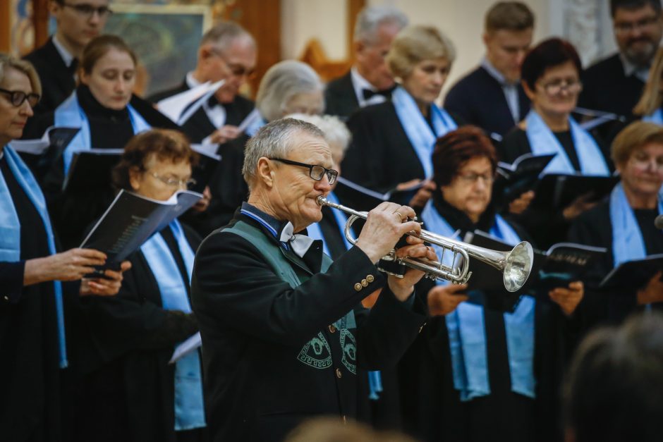 Giesmės virpino klaipėdiečių širdis