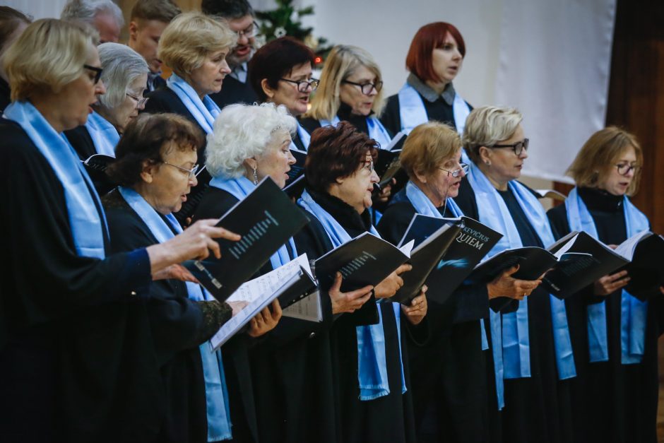 Giesmės virpino klaipėdiečių širdis