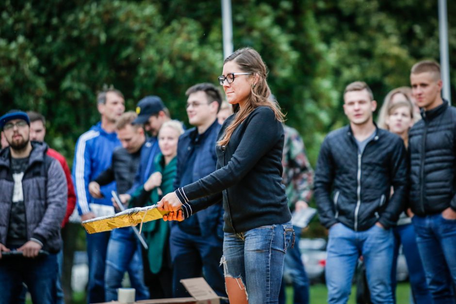 Uostamiestyje skraidė klaviatūros