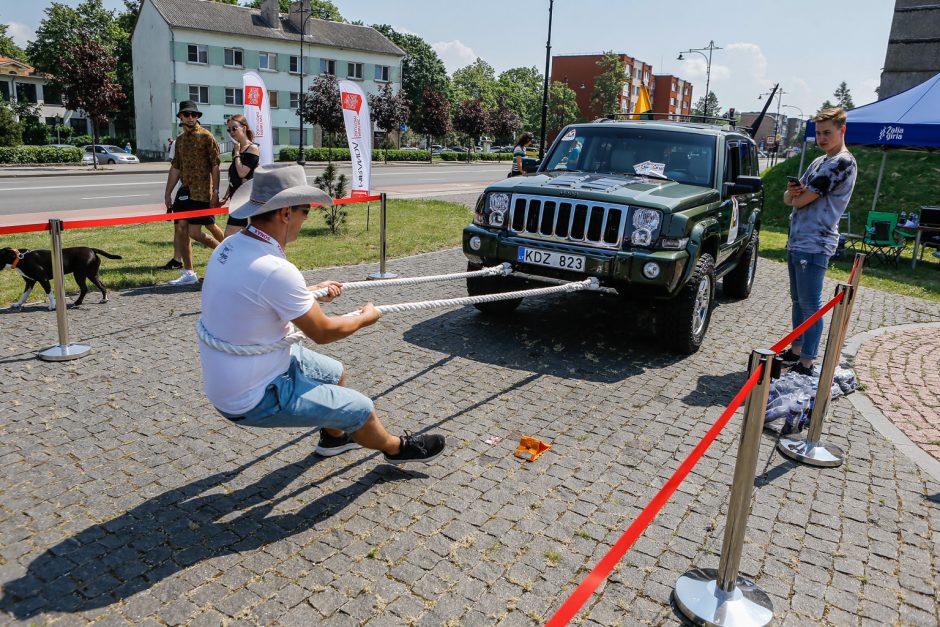 Džiazuojančioje Klaipėdoje – akį traukiantys automobiliai 