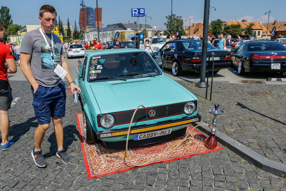 Džiazuojančioje Klaipėdoje – akį traukiantys automobiliai 