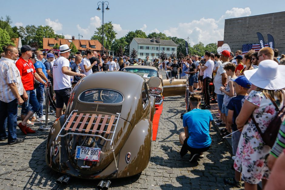 Džiazuojančioje Klaipėdoje – akį traukiantys automobiliai 