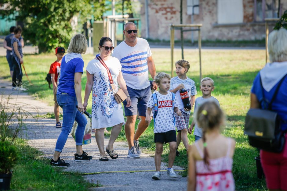 Paupių žmonės drauge palydėjo vasarą