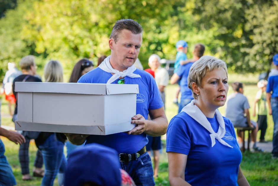 Paupių žmonės drauge palydėjo vasarą