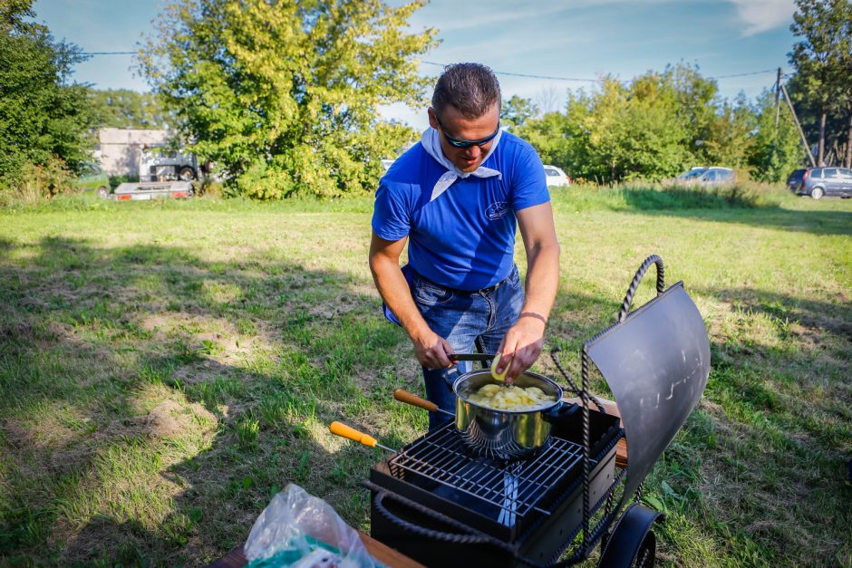 Paupių žmonės drauge palydėjo vasarą