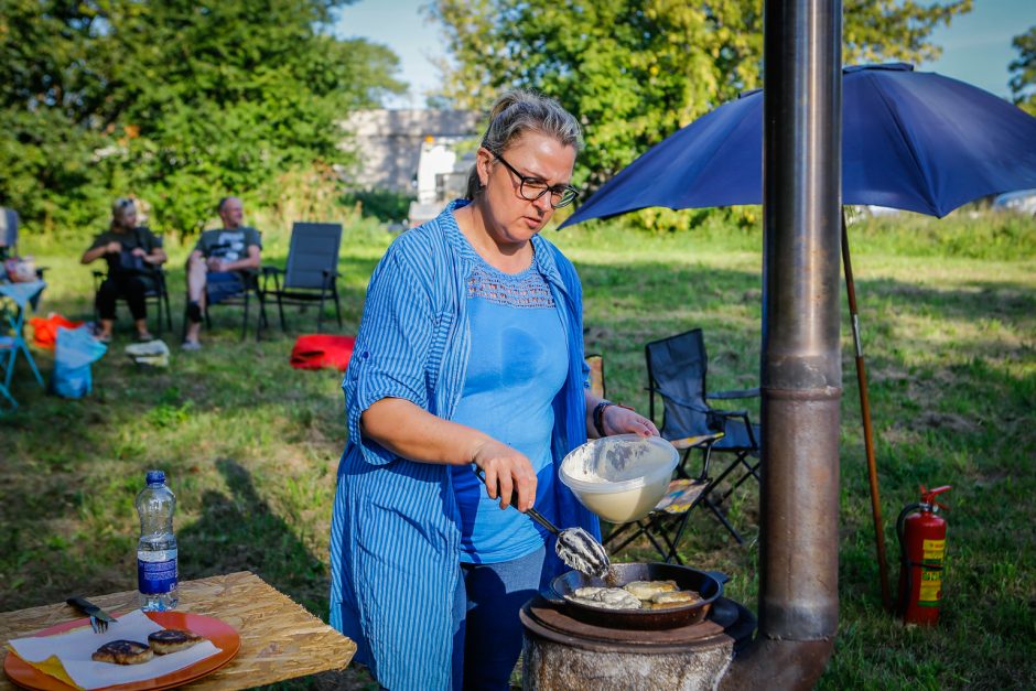 Paupių žmonės drauge palydėjo vasarą