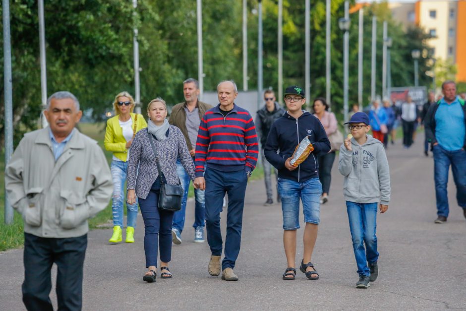 SEL sudrebino Klaipėdą: suplūdo minios gerbėjų