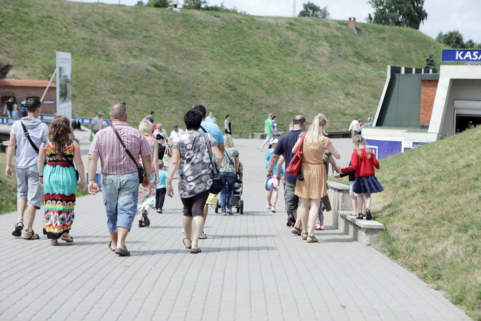 Smiltynė turistus vilioja pliažu ir ruoniais