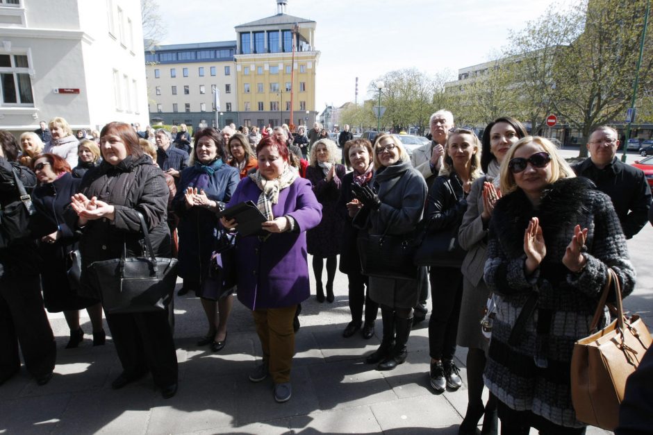 Klaipėdos karalienės Luizės jaunimo centrui – karališki ženklai