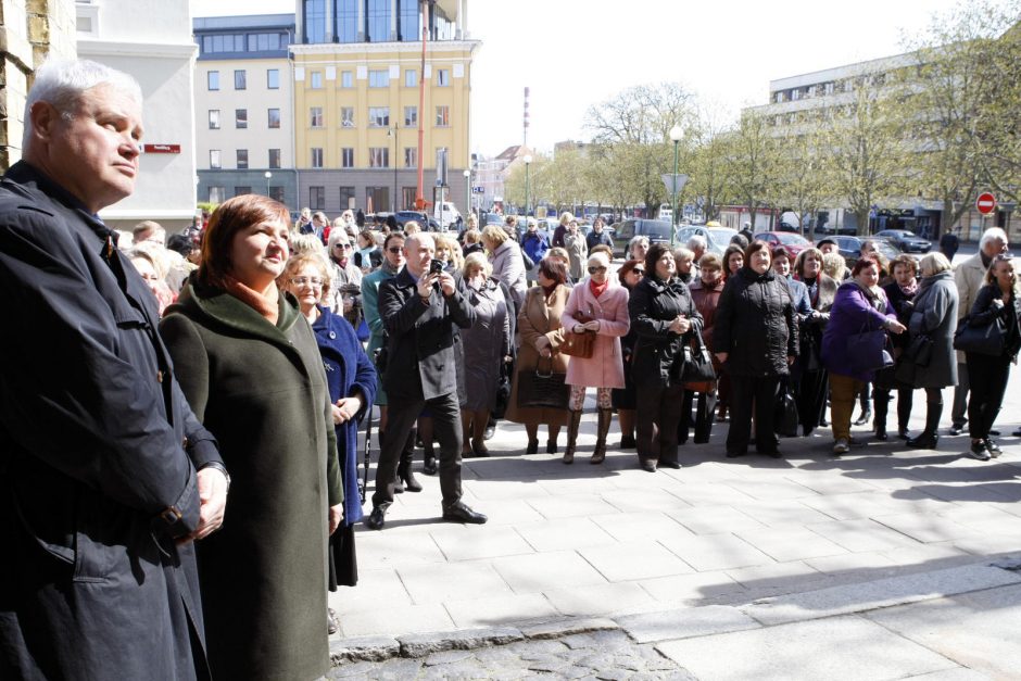 Klaipėdos karalienės Luizės jaunimo centrui – karališki ženklai