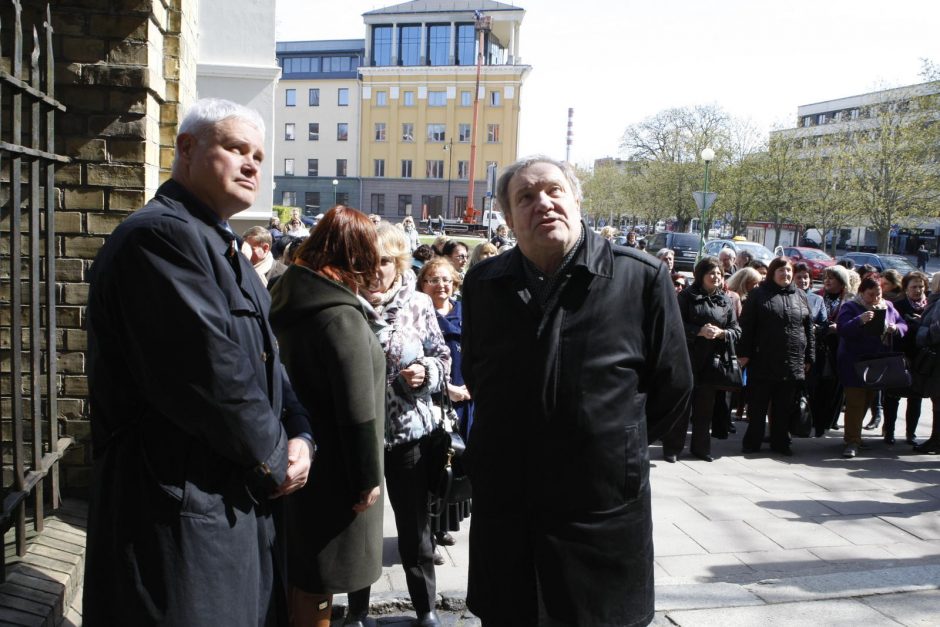 Klaipėdos karalienės Luizės jaunimo centrui – karališki ženklai