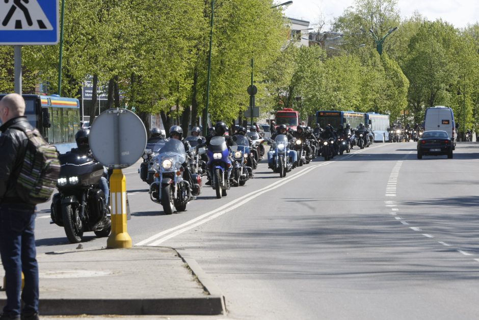 Pajūrio baikeriai atidarė sezoną: suvažiavo daugiau nei pusė tūkstančio