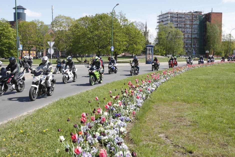 Pajūrio baikeriai atidarė sezoną: suvažiavo daugiau nei pusė tūkstančio