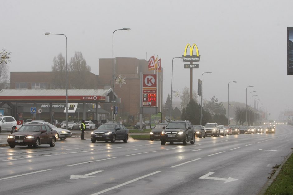 Akcijų ištroškę klaipėdiečiai šturmavo parduotuves