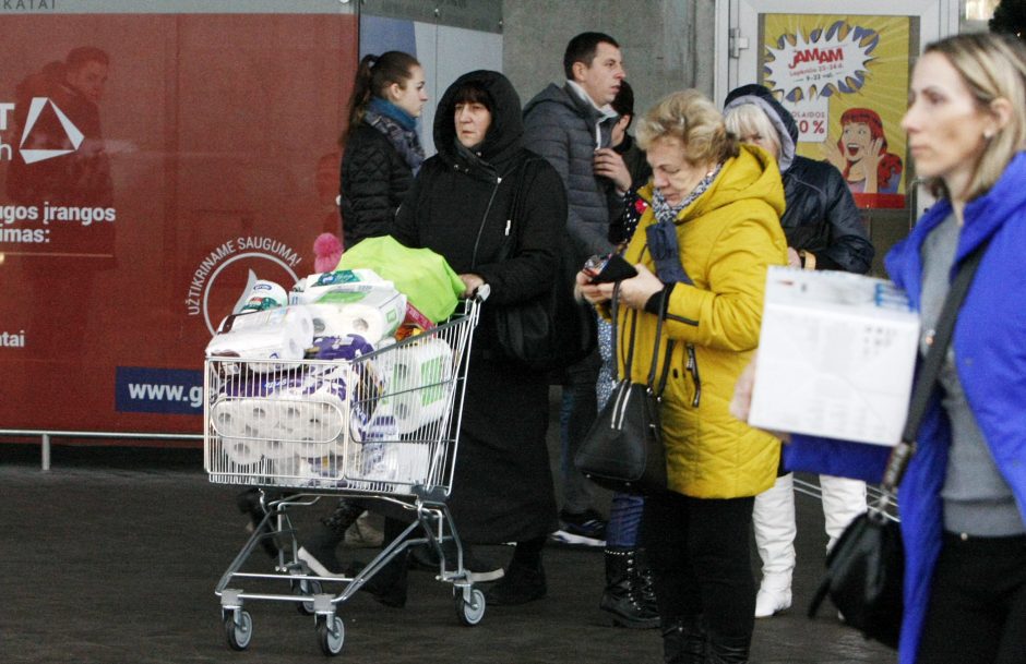 Akcijų ištroškę klaipėdiečiai šturmavo parduotuves