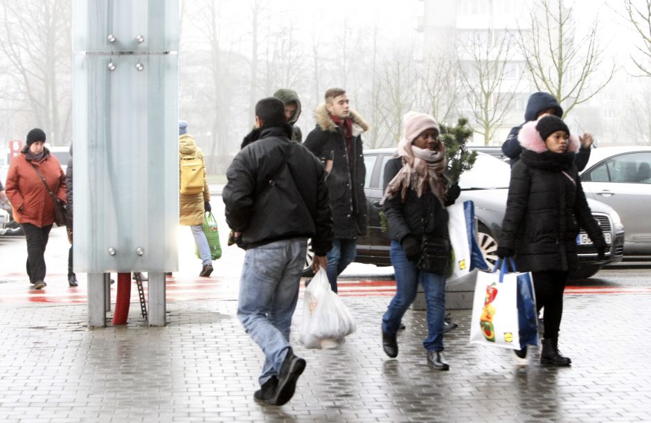 Akcijų ištroškę klaipėdiečiai šturmavo parduotuves