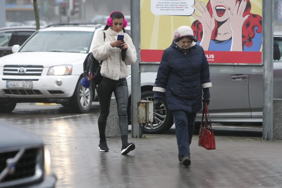 Akcijų ištroškę klaipėdiečiai šturmavo parduotuves