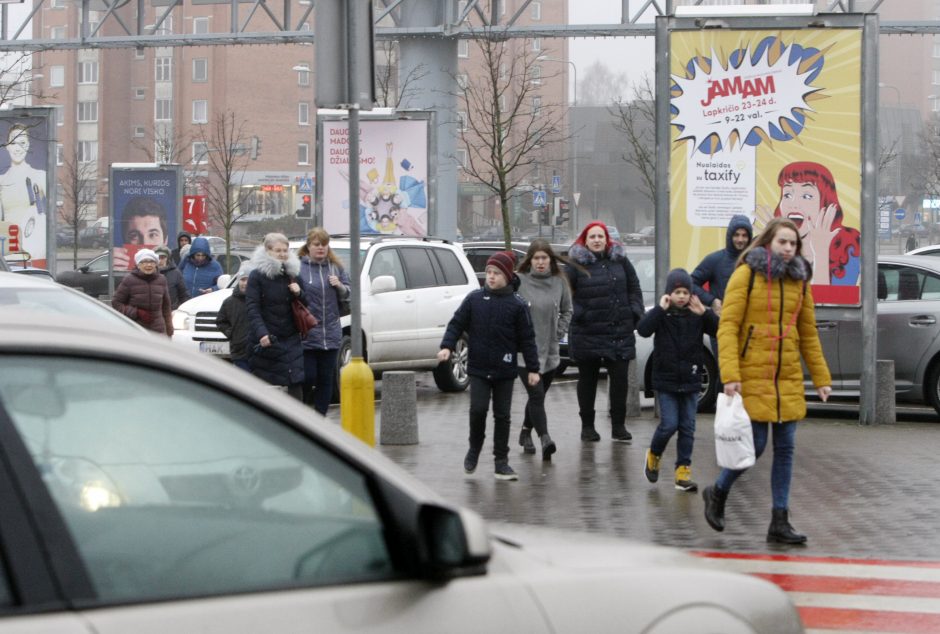 Akcijų ištroškę klaipėdiečiai šturmavo parduotuves