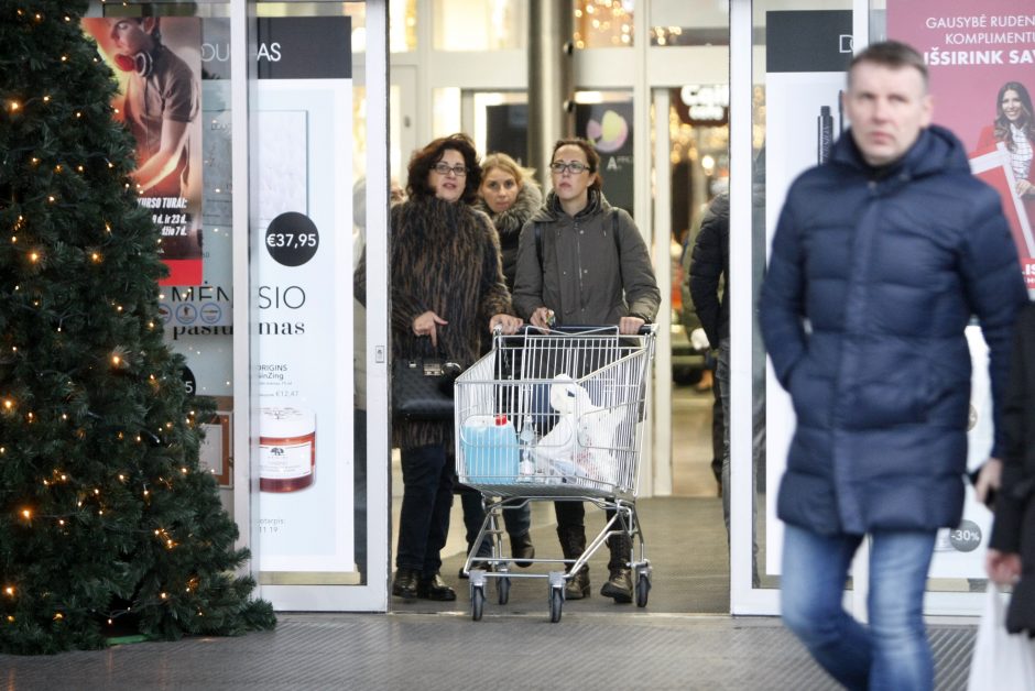 Akcijų ištroškę klaipėdiečiai šturmavo parduotuves